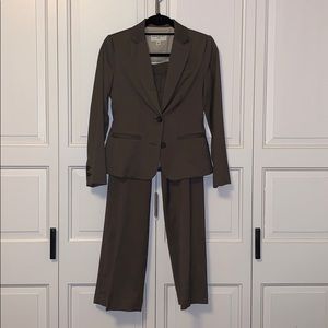 2-piece Banana Republic Factory Suit Size 0P